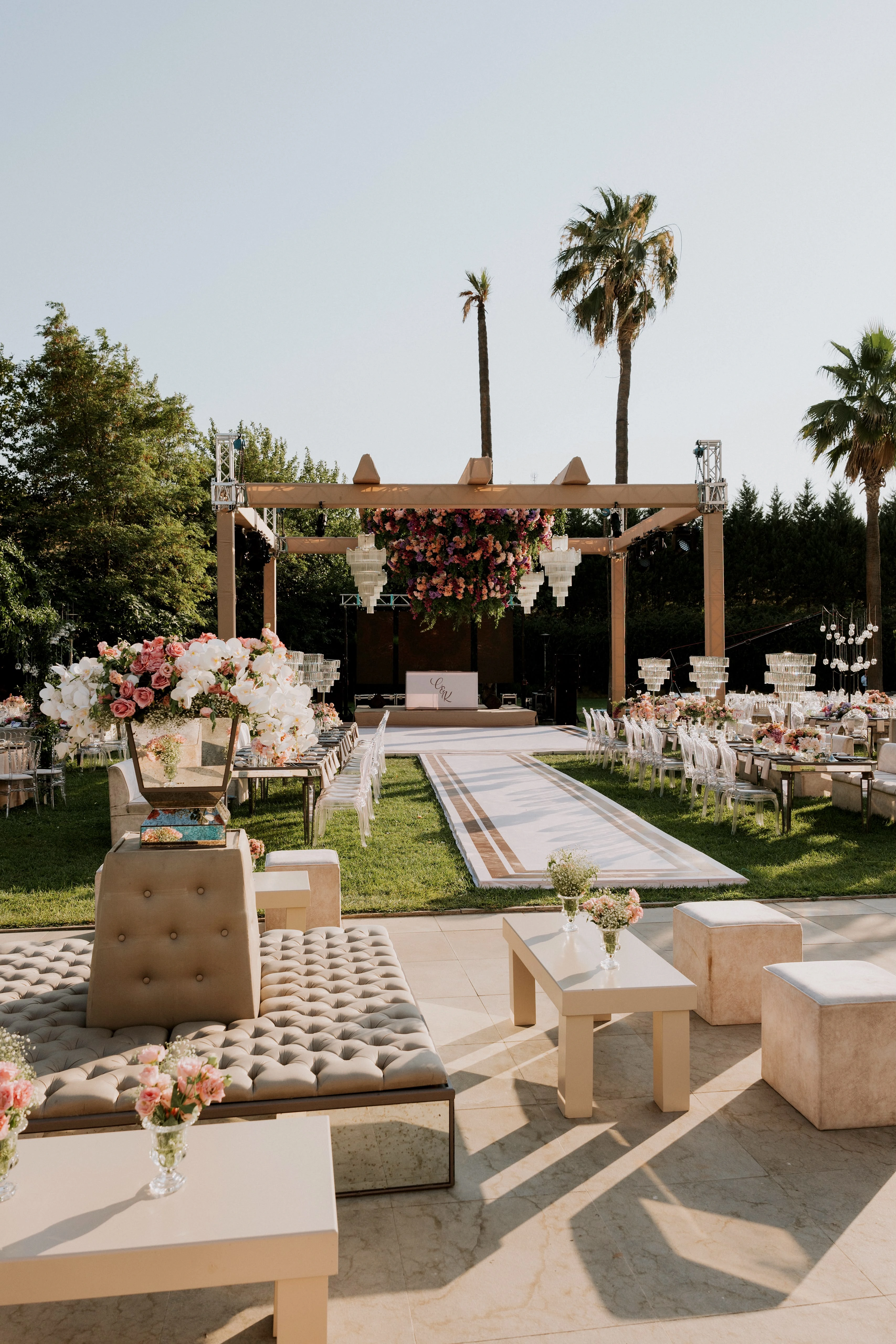 Çiçekli pergola ve bahçe davet düzeni — 2-33