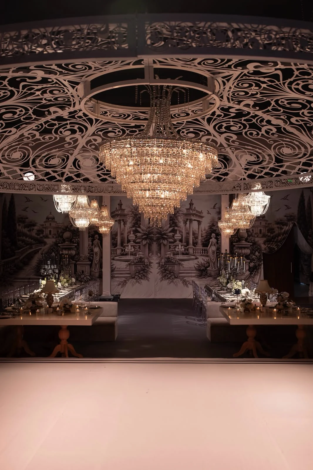 Versailles Nocturne: davet dekorasyonu ve mekân detayları, arşiv karesi 116