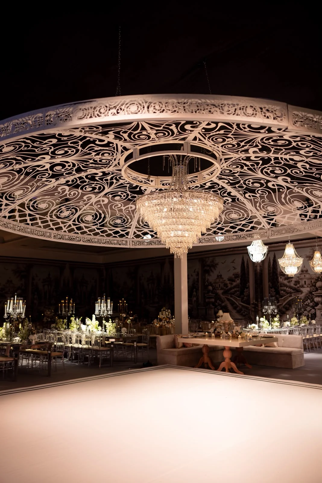 Versailles Nocturne: davet dekorasyonu ve mekân detayları, arşiv karesi 133